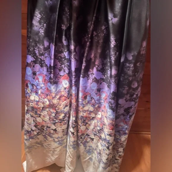 Size 10, Betsy Adam strapless dress with zipper and clasp on the back worn once - Picture 4 of 4